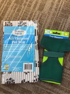Forever Pals All Purpose Pet Mat and Green Dog Harness Bundle
